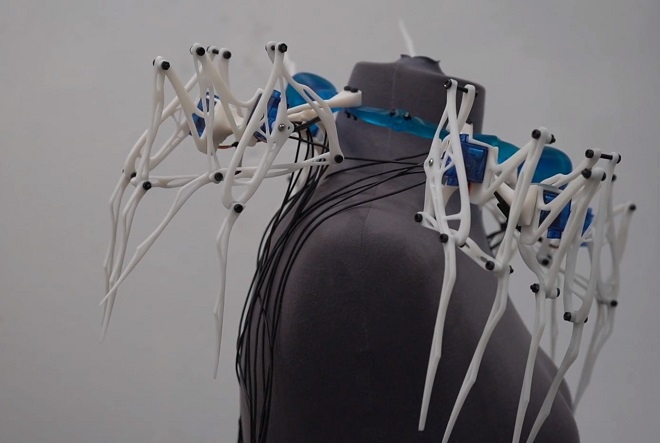 현대차·RISD 디자인 프로젝트 '목도리 도마뱀을 닮은 보호구'.