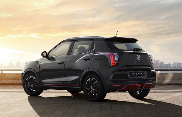 쌍용차 티볼리 R플러스 블랙.