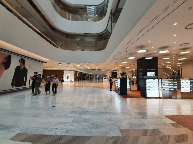 9일 여의도 발 코로나19 확산으로 인해 손님이 없는 여의도 더현대서울/사진제공=본사취재