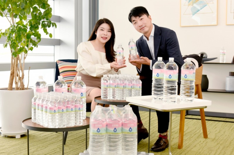 삼성생명이 이마트, 롯데칠성과 함께 협업한 삼성생명수(水)./사진=삼성생명