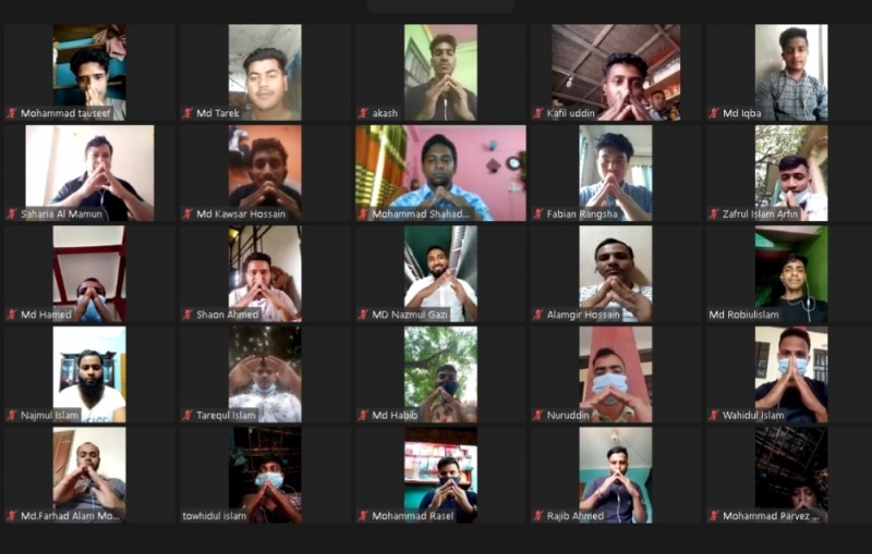 화상으로 열린 1기 입과식 사진 / 사진=포스코건설