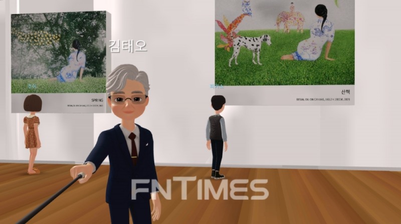 김태오 DGB금융그룹 회장 아바타가 6일 메타버스 플랫폼 '제페토'에서 'DGB 제페토 갤러리(ZEPETO GALLERY)'를 방문하고 있다./사진=DGB금융그룹