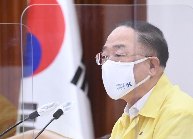 홍남기 부총리 겸 기획재정부 장관