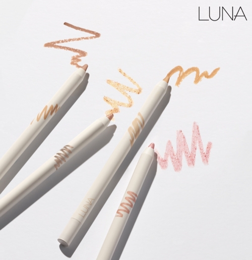 애경산업 루나, 소프트 포뮬라 펜슬/사진제공=애경산업