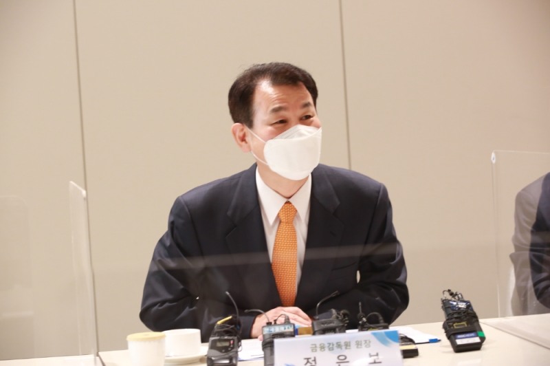 정은보 금융감독원장이 3일 서울 중구 은행회관에서 열린 금융감독원장-금융지주회장 간담회에서 발언하고 있다./사진=금융감독원