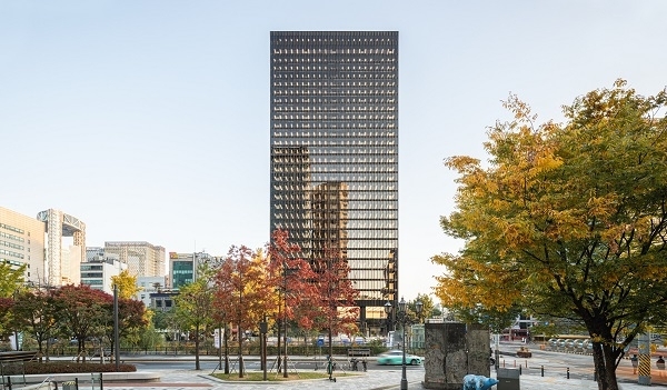 SK렌터카 본사가 입주한 서울 종로구 삼일빌딩 전경.