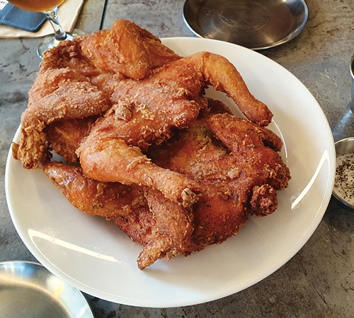 ▲ BBQ 신메뉴 파더스 치킨. 사진 = 나선혜 기자