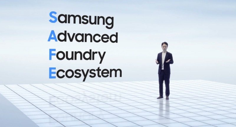 이상현 삼성전자 파운드리사업부 디자인플랫폼 개발실 전무가 'SAFE(Samsung Advanced Foundry Ecosystem) 포럼 2021'에서 기조연설을 하고 있다. 사진=삼성전자