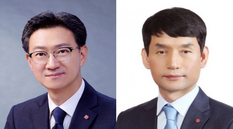 고정욱 롯데캐피탈 대표와 추광식 롯데지주 재무혁신실장(오른쪽). /사진제공=롯데그룹