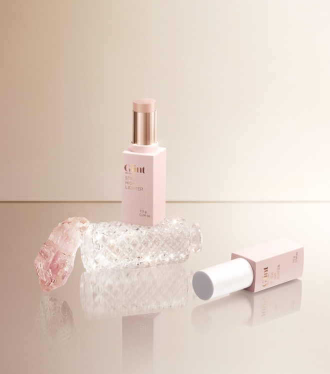LG생활건강 글린트 스틱 하이라이터/사진제공=LG생활건강