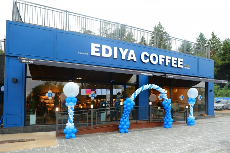 지난 9월 이디야커피는 국내 커피 전문점 최초 3500호점을 돌파했다./사진제공=이디야 커피