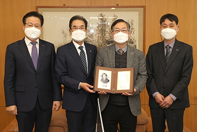 농협, 주택도시보증공사 권형택 사장 감사패 수여