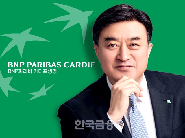 △ 연세대학교 응용통계학 학사 / 미국 미네소타 주립대학 칼슨 비즈니스 스쿨 마케팅 MBA / MERIT CREDIT FINANCE CO. 총괄이사 (미국 캘리포니아) / JONHENRY INVESTMENT CORP. 부사장 (미국 캘리포니아) / New State Capital Co. Ltd. 전무이사 / Accolade Inc. 모기지 뱅킹 수석 컨설턴트 / Genworth Mortgage Insurance Corporation 한국지사 대표 / BNP파리바 카디프생명보험 신사업 개발 및 전략 총괄 (전무) / BNP파리바 카디프생명보험 대표이사 사장