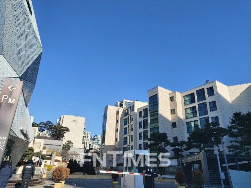 한남동 한남더힐 초입 / 사진=한국금융신문