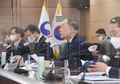 홍남기 부총리 겸 기획재정부 장관이 25일 정부세종청사에서 열린 '제227차 대외경제장관회의 겸 140차 대외경제협력기금운용위원회'를 주재, 모두발언을 하고 있다. / 사진출처= 기획재정부(2022.01.25)