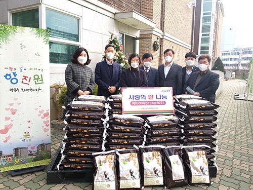 농협인천옹진군지부, 아동양육기관 향진원 설 맞이 '사랑의 쌀 나눔'