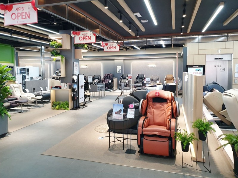 롯데 하이마트 안마의자 매출 증가./ 사진제공= 롯데하이마트