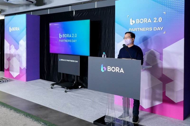 조계현 카카오게임즈 대표가 8일 열린 BORA 2.0 파트너스데이에서 연사로 나섰다. 사진=프렌즈게임즈