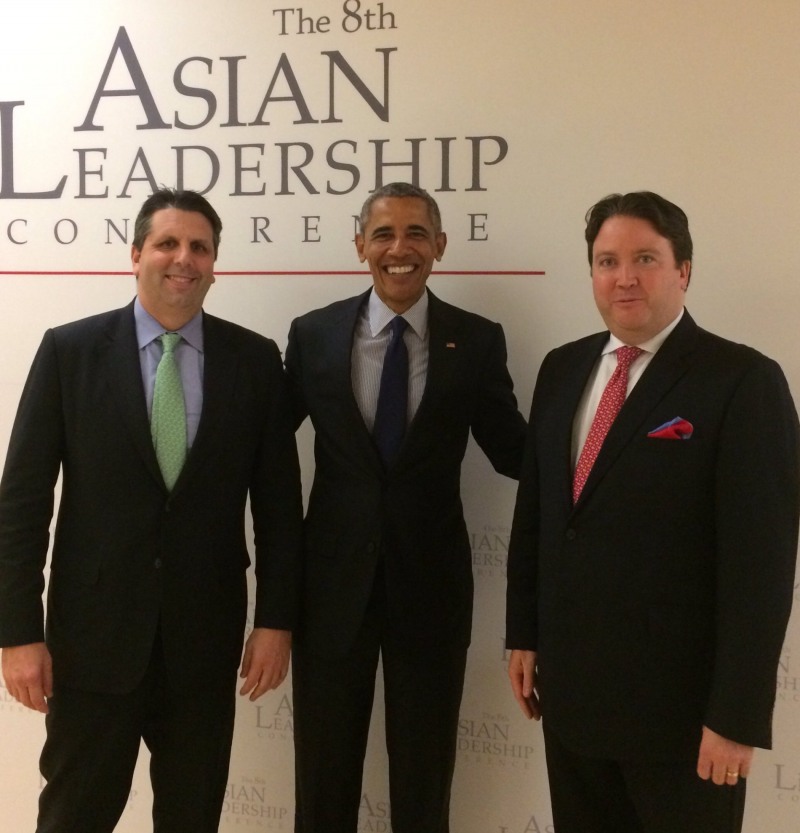 마크 리퍼트 전 주한 미국 대사(왼쪽)과 오바마 전 미국 대통령(중간). 사진=리퍼트 트위터  