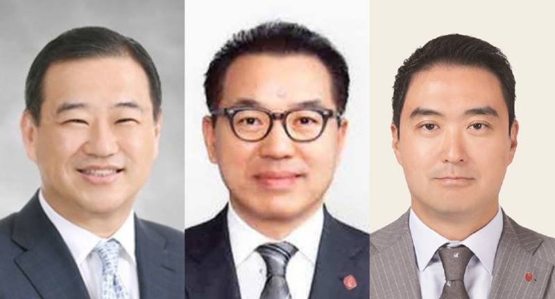 (왼쪽부터) 김상현 롯데쇼핑 대표이사, 정준호 롯데백화점 대표, 강성현 롯데마트 대표./ 사진제공 = 롯데쇼핑