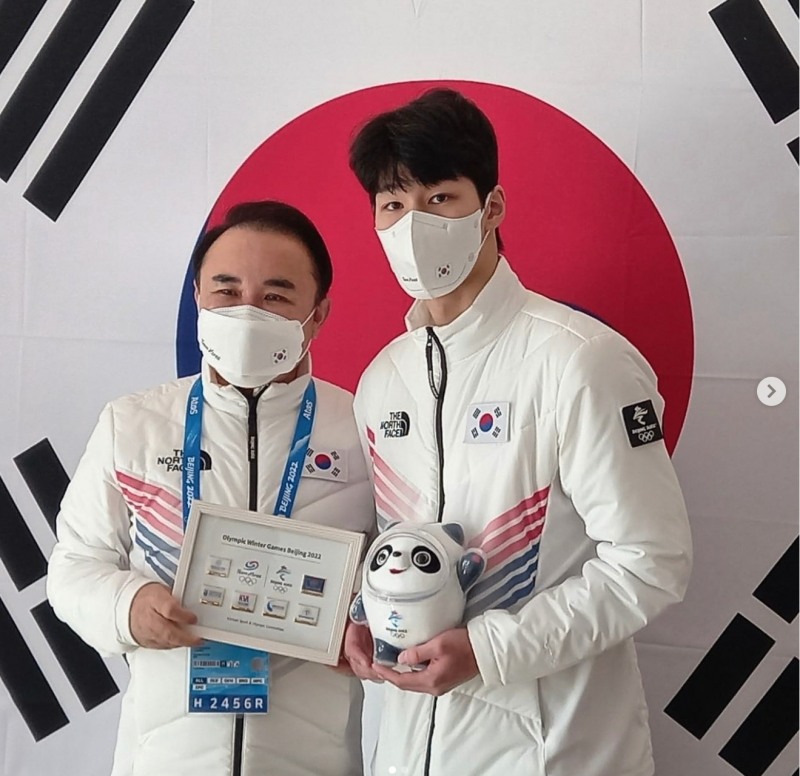 지난 9일 2022 베이징 동계올림픽 쇼트트랙에서 금메달을 딴 황대헌 선수가 'BBQ 치킨을 가장 좋아한다'고 말한 이후 윤홍근 회장으로부터 평생 치킨을 약속 받았다.