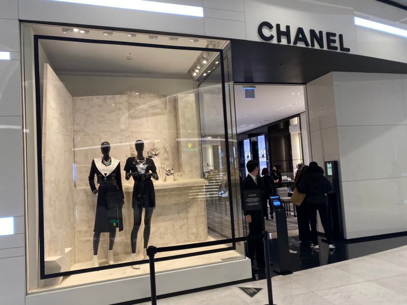 서울 모 백화점에 위치한 샤넬 매장 모습./ 사진제공 = 홍지인 기자