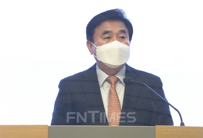 전영묵 삼성생명 사장이 17일 열린 주주총회에서 발언을 하고 있다./사진=삼성생명 주주총회 온라인생중계 갈무리