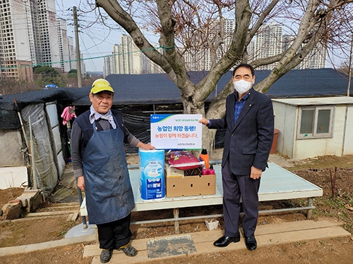 ▲ 농협자산관리 인천지사 지사장 박인호(오른쪽).