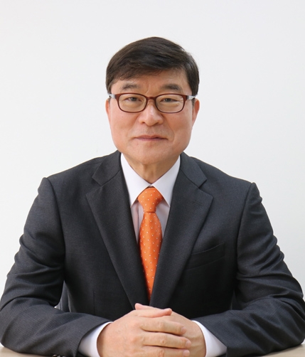 ▲ 서울대 경영학과 졸업 / 미국 클레어몬트(Clarmont) 대학원 MBA / 2006년 하나대투증권 상근감사 / 2009년 하나UBS자산운용 부사장 / 2012년 친애저축은행 사외이사 / 2013년 친애저축은행 상근감사위원 / 2019년 JT저축은행 상근감사위원 / 2020년~현재 JT친애저축은행 대표이사