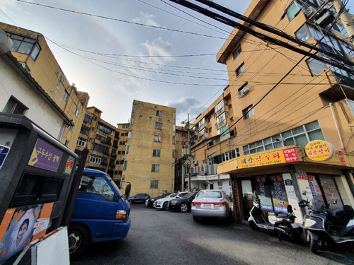 ▲ 용산구 ‘삼각맨션’ 모습. 사진 = 김관주 기자