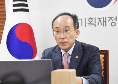 조만간 경유 부담 경감 대책을 발표할 예정인 추경호 기획재정부 장관 및 경제부총리. 사진=기획재정부.