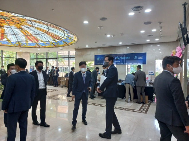 17일 오후 2시 은행연합회에서 열린 ‘2022 한국금융 미래포럼 : 디지털 금융 새 길을 열다’에 많은 인파가 참여했다. 사진=장호성 기자.