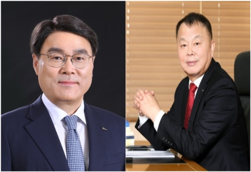 최정우 포스코그룹 회장(사진 왼쪽)과 민경준 포스코케미칼 사장(사진 오른쪽).