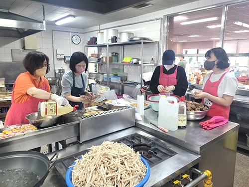 NH농협은행 인천영업본부 소속 여직원 봉사회, 취약계층대상 반찬나눔 봉사 활동 펼쳐