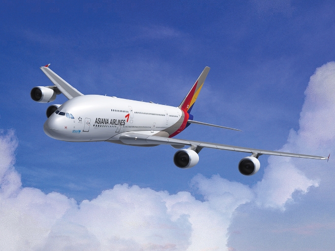 아시아나항공(대표이사 정성권)은 본격적 해외여행 재개로 늘어난 수요증가에 대응하기 위해 초대형 여객기인 A380을 투입한다. 사진=아시아나항공.