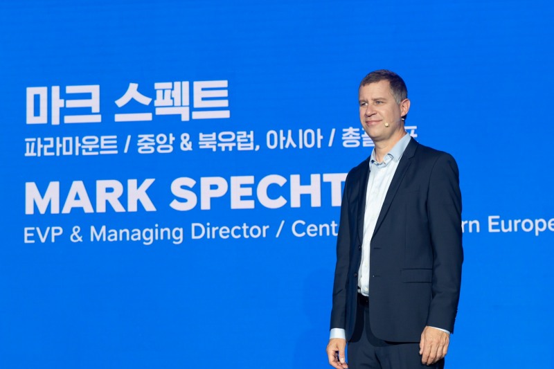 마크 스펙트 총괄대표가 티빙, 파라마운트플러스 미디어데이에서 파라마운트플러스의 아시아 사업 계획을 발표하고 있다./사진제공=티빙