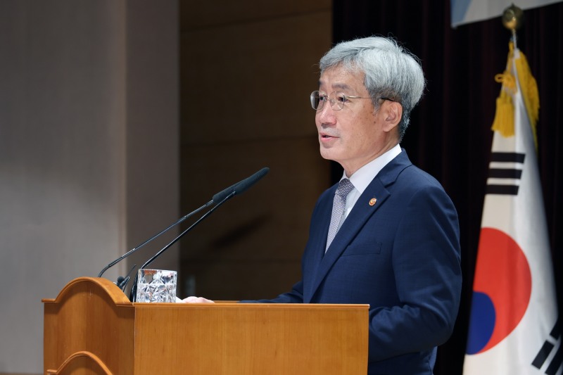 고승범 금융위원장이 5일 오전 서울 종로구 정부서울청사에서 열린 이임식에서 이임사를 하고 있다./사진=금융위원회