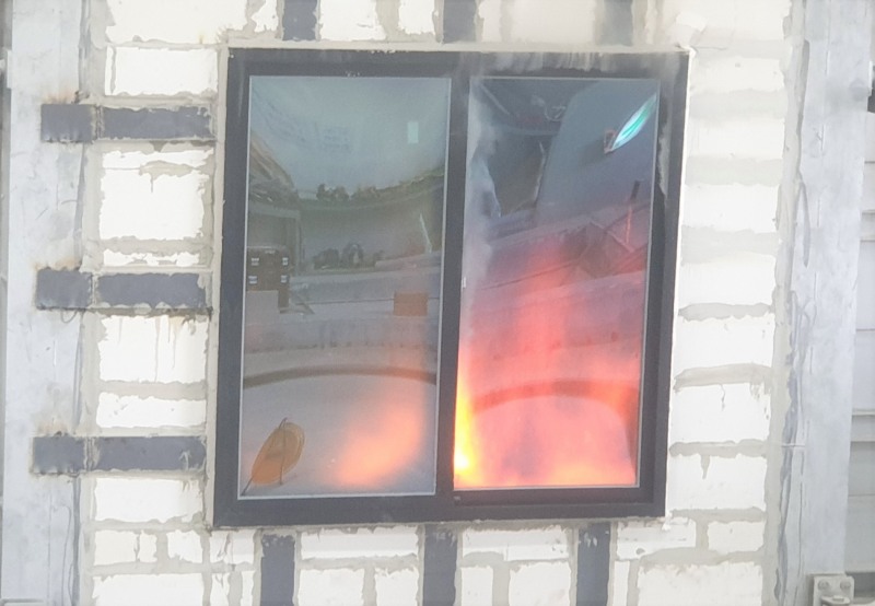 양면 방화창 성능시험 모습. /사진제공=남선알미늄