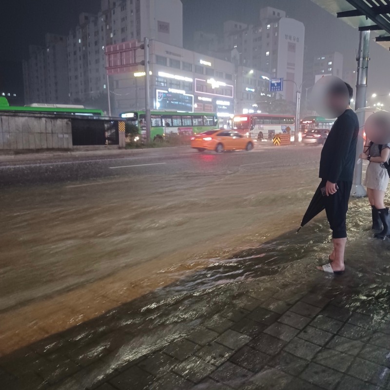 편의점 업계 침수 피해 외에도 서울 삼성동 코엑스, 여의도 IFC몰에도 폭우 피해가 나타났다./사진=한국금융신문