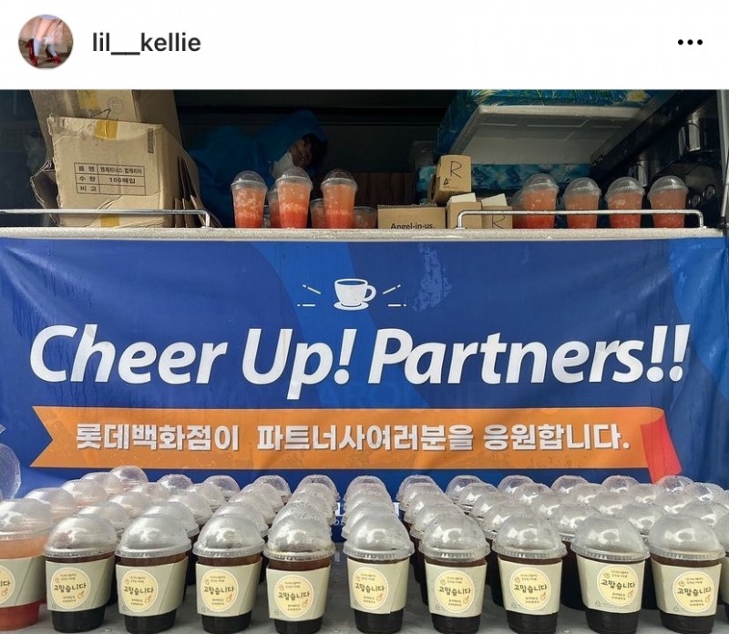 롯데백화점 커피트럭 모습./사진제공 = 이효완 롯데백화점 전무 인스타그램 캡쳐