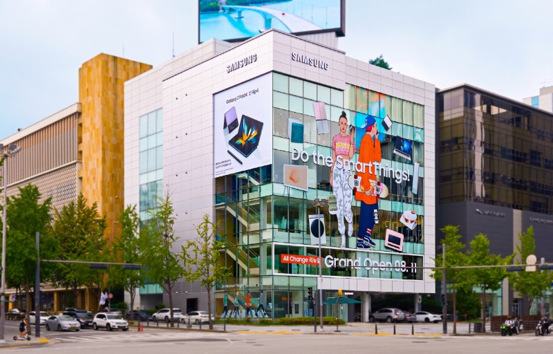 삼성전자가 다양한 멀티 디바이스 경험을 매장에서 직접 확인해볼 수 있는 '스마트싱스' 체험공간을 주요 매장에 선보인다고 18일 밝혔다. 스마트싱스 특화 체험존이 마련된 삼성 디지털프라자 강남본점 전경. 2022.08.18. 사진=삼성전자