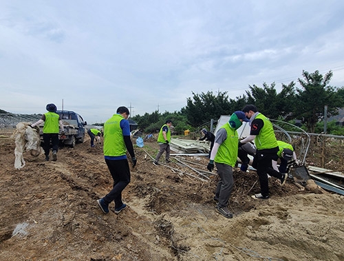 농협경제지주, 집중호우 피해농가 복구 지원 나서