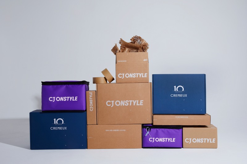 CJ온스타일이 6일 자원 순환의 날을 맞아 30개 협력사에 총 1억원 상당 종이테이프 물품을 지원한다./사진제공=CJ온스타일