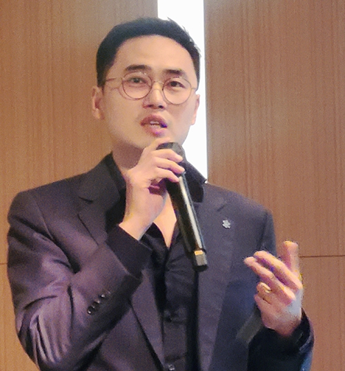 ▲우리사주조합 청약에 앞서 IR를 하는 플라즈맵 임유봉 대표이사 〈사진=이근영 기자〉