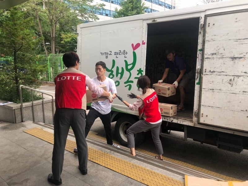 롯데 유통군 재해 구호 관련 참고 사진./ 사진제공 = 롯데쇼핑