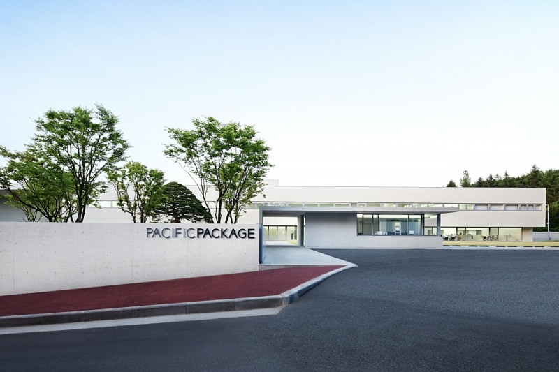 아모레퍼시픽의 자회사 퍼시픽패키지가 프랑스 포장재 기업 오타종에 지분 60%를 매각한다. 사진은 퍼시픽패키지 천안공장./사진제공=아모레퍼시픽