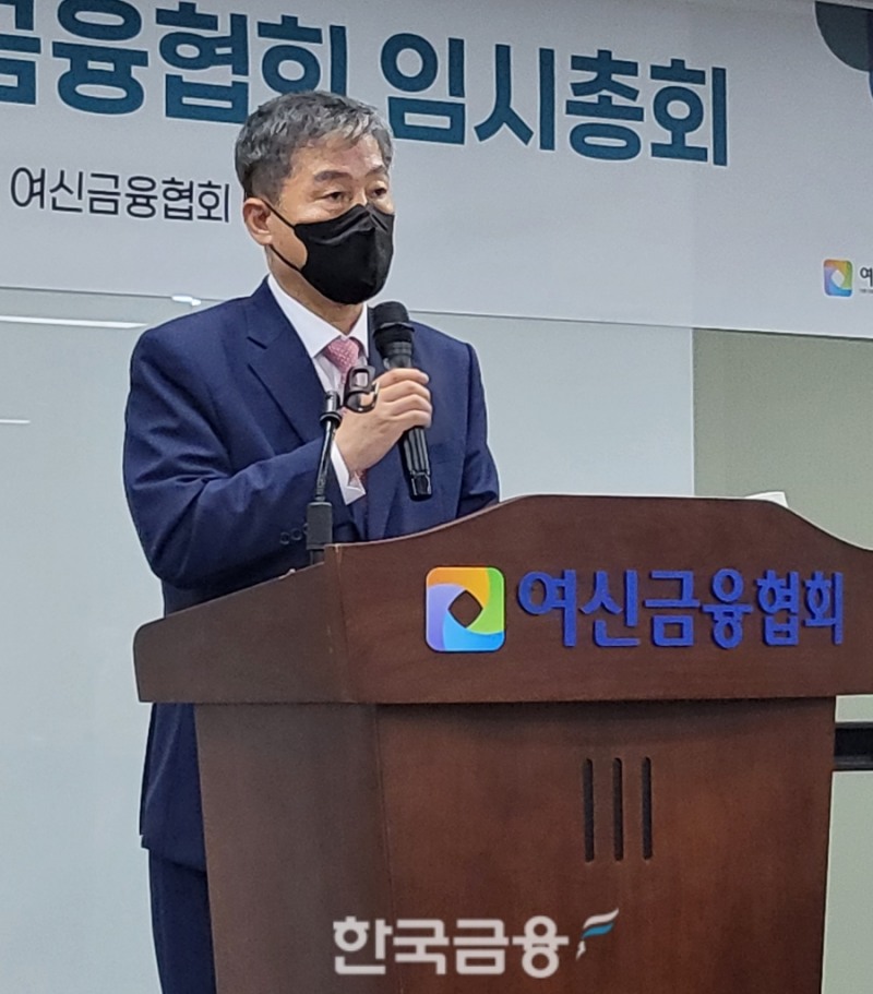 정완규 신임 여신금융협회장이 6일 오전 11시 서울 중구 여신금융협회 11층 대회의실에서 기자들 질문에 대답하고 있다. /사진제공=신혜주 기자
