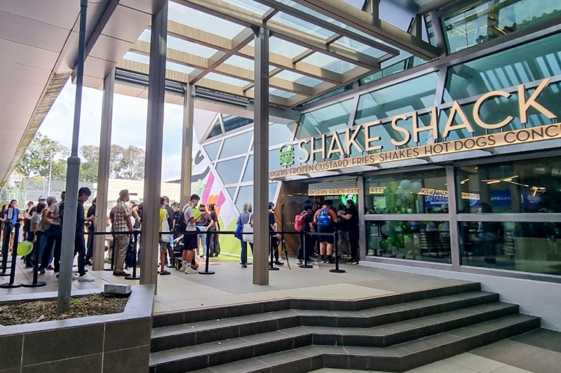 SPC그룹이 ‘쉐이크쉑(Shake Shack)’ 싱가포르 9호점 ‘정션8(Juction 8)점’을 열었다