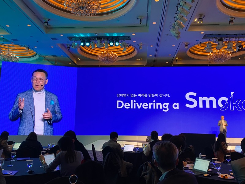 백영재 한국필립모리스 대표가 25일 낮 서울 소공동 롯데호텔에서 열린 한국필립모리스 신제품 출시 기자간담회에 참석해 발언하고 있다./ 사진제공 = 홍지인 기자
