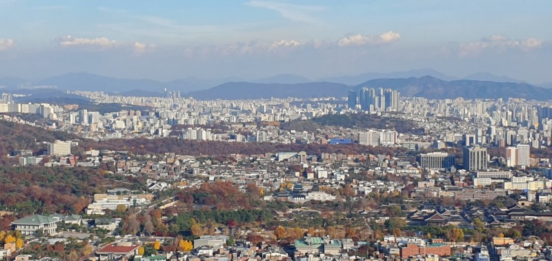 인왕산에서 바라본 서울시내./사진=주현태 기자